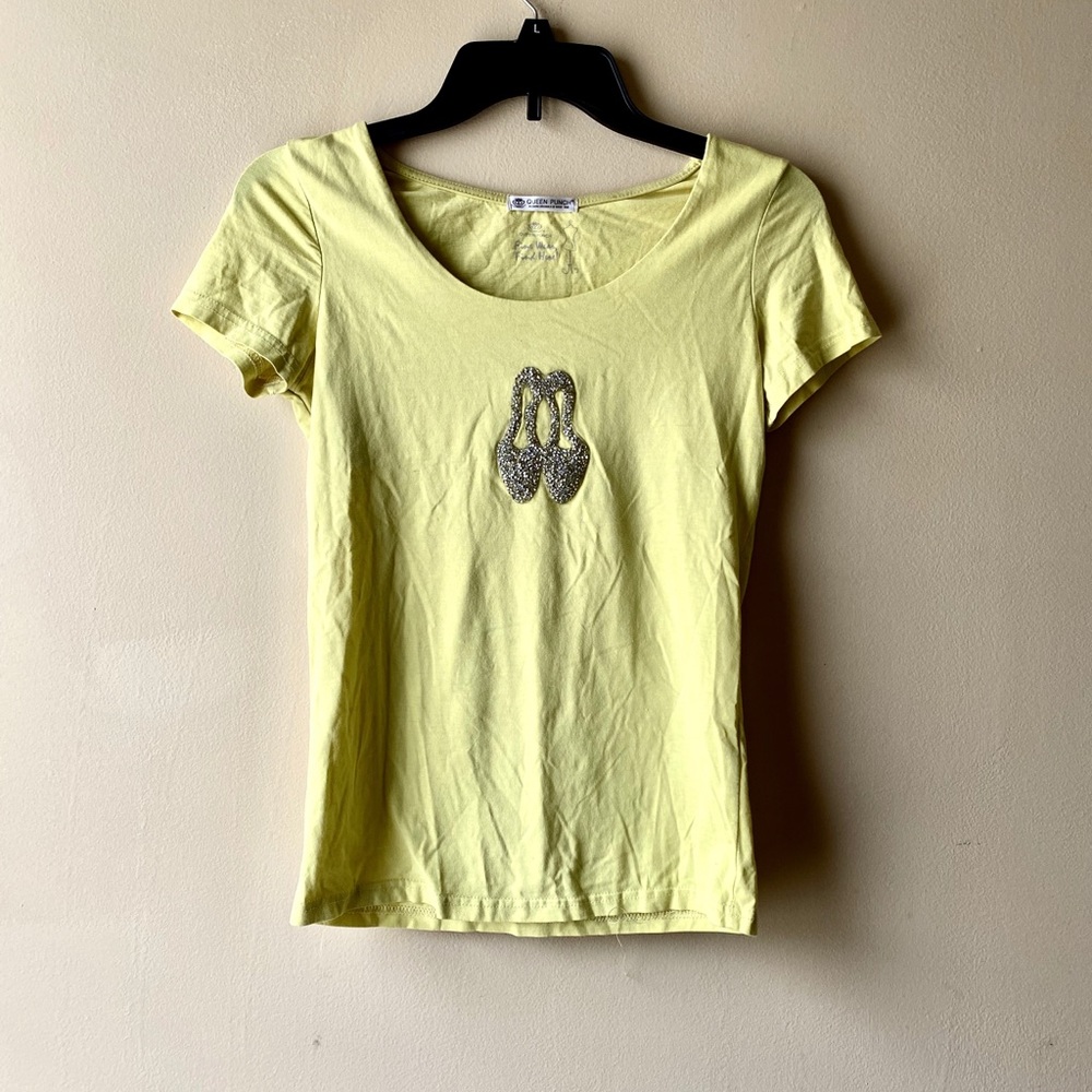 Short sleeved Yellow tee